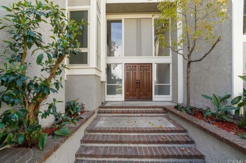 32 Rocky Gln, Irvine, CA 92612-3422