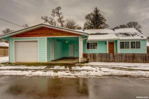 2790 Acorn St, Lebanon OR  97355-1614 exterior