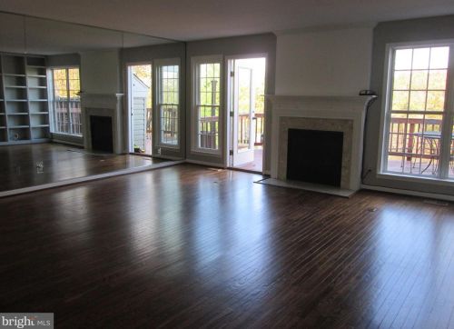 11527 Bertram St, Woodbridge VA  22192-7453 exterior
