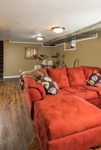 1657 Charles Ave, Saint Paul MN  55104-2226 exterior