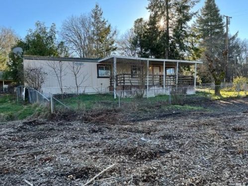 21431 Locust St, Willits, CA 95490-4638
