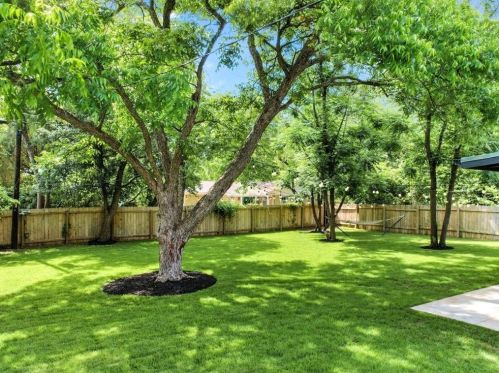 5707 Fairlane Dr, Austin TX  78757-4412 exterior