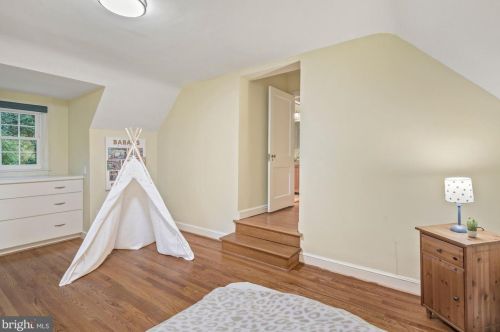 8024 Glenside Dr, Silver Spring MD 20912-7326 exterior