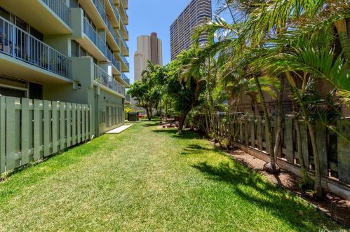 2522 Date St, Honolulu HI  96826-5506 exterior