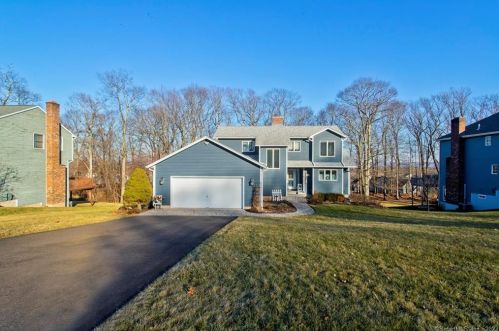 102 Westwood Ln, Middletown, CT 06457-1962