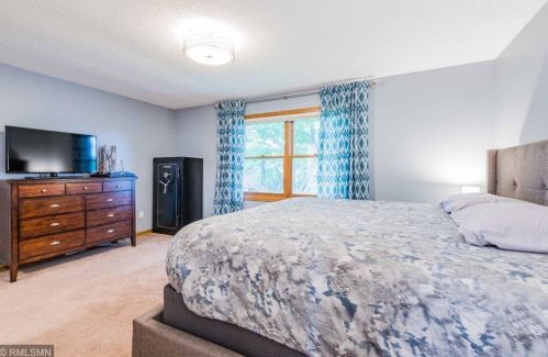 2224 Ariel St, Saint Paul MN  55109-2852 exterior