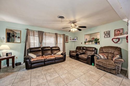 1617 Ashberry Dr, Austin TX  78723-1106 exterior