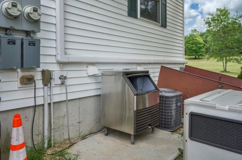 750 Roosevelt Trl, Naples ME  04055-5339 exterior