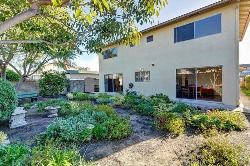 7 Butler St, Irvine CA  92612-2724 exterior