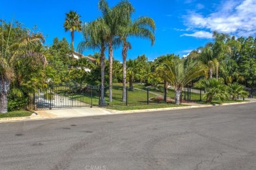 16430 Landon Ct, Riverside, CA 92504-5753