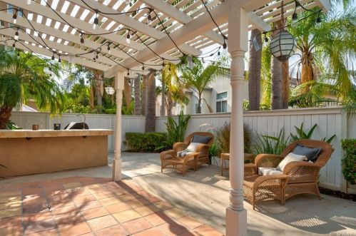 8245 Alpine Ct, Anaheim CA  92808-2318 exterior