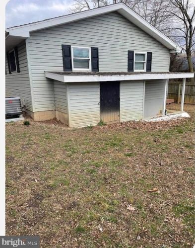 155 Robin Dr, Ridgeley, WV 26753-9574