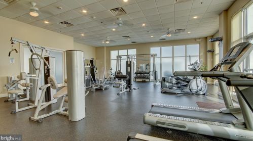 2 Commerce Sq, Trenton NJ  08691-4187 exterior