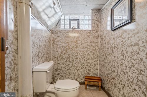 6729 Jackson St, Philadelphia PA  19135-2210 exterior