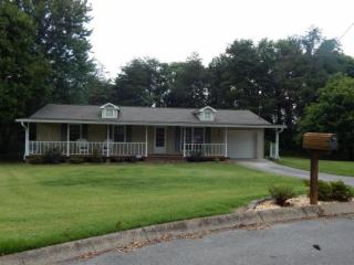 631 Sunset Ln, Seymour, TN 37865-5841