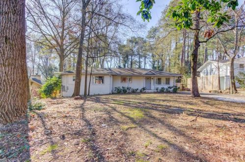 2192 Dering Cir, Atlanta GA  30345-1616 exterior