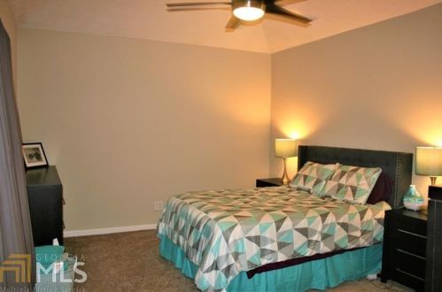 9158 Carroll Manor Dr, Atlanta GA  30350-2012 exterior