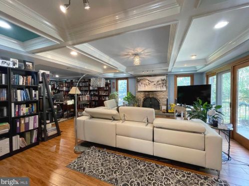 2053 Mayflower Dr, Silver Spring MD 20905-5564 exterior