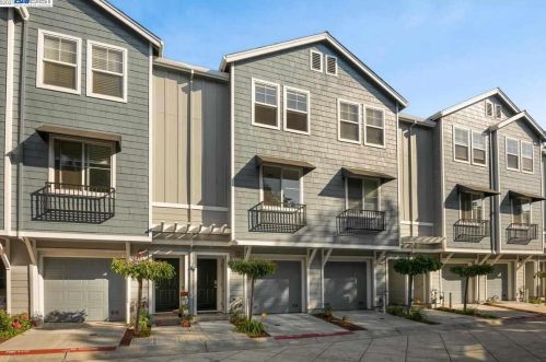 677 Chase Ave, Hayward, CA 94541-6669