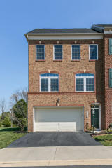 21232 Park Grove Ter, Ashburn VA  20147-6082 exterior