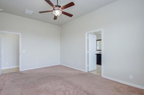 5611 Jay Thrush Dr, Richmond TX 77407 exterior