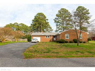 8 Early Dr, Portsmouth, VA 23701-1618