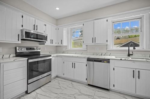 46 Circuit Dr, Providence RI  02905-3715 exterior