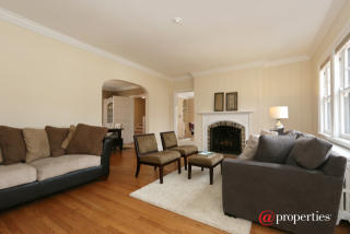 833 Lincoln St, Oak Brook IL  60521-4528 exterior