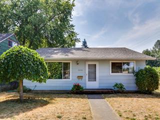10050 Ivanhoe St, Portland, OR 97203-1422