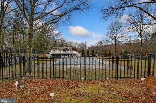 176 Berrywood Dr, Severna Park MD 21146-2033 exterior