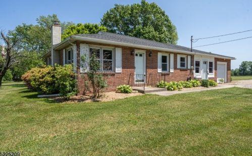 9 Joe Ent Rd, Flemington, NJ 08822-5601