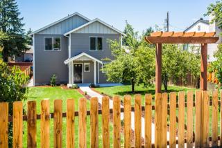 6824 Clement Ave, Tacoma WA  98409-5218 exterior