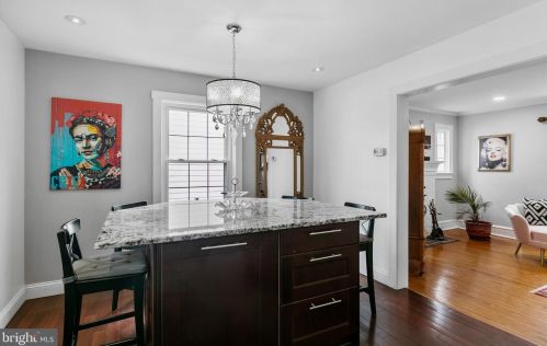 320 Chestnut St, Tavistock NJ 08033-1810 exterior