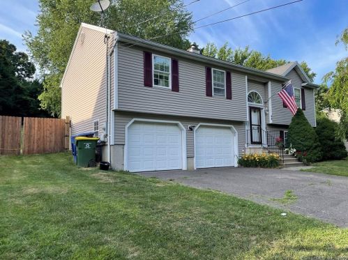 44 Greystone Rd, Waterbury, CT 06704-1129