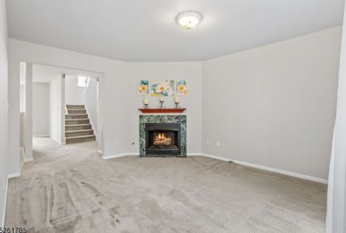 27 Grant Way, Princeton NJ  08540-1667 exterior