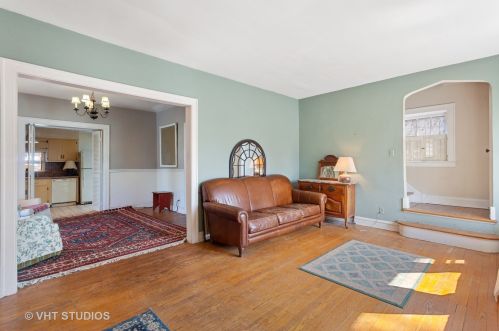 428 Ruby St, Willowbrook IL  60514-2710 exterior