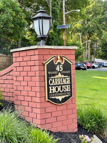 45 Wilfred St, Town Center NJ  07052-5827 exterior