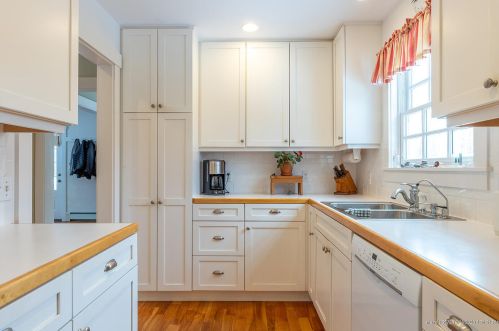 48 Notch Rd, Camden, ME 04847-3309