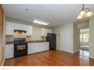 635 Ridgeway Ave, Hampton VA  23661-1413 exterior