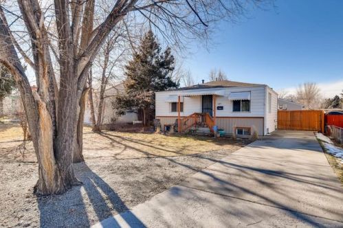 1365 Hanover St, Denver CO  80010-3333 exterior