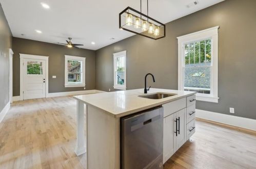 541 Elbridge Dr, Atlanta GA  30318-5103 exterior