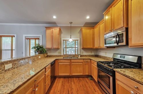 1394 Heights Park Dr, Atlanta GA  30316-3195 exterior