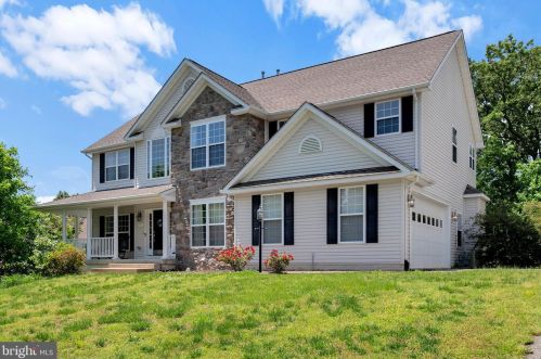 6 Towering Oaks Dr, Fredericksburg, VA 22405-8732