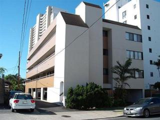 727 Lukepane Ave, Honolulu HI  96816-1033 exterior