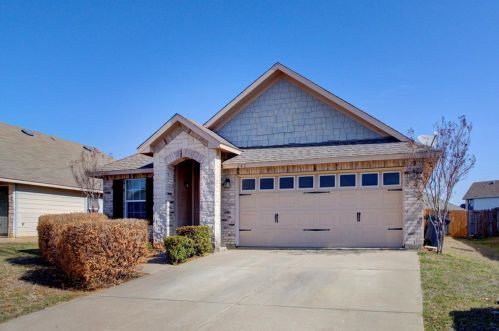 245 Chalk Mountain Dr, Fort Worth, TX 76140-7510