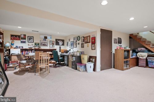 1046 Devonshire Rd, Lancaster PA  17601-1609 exterior