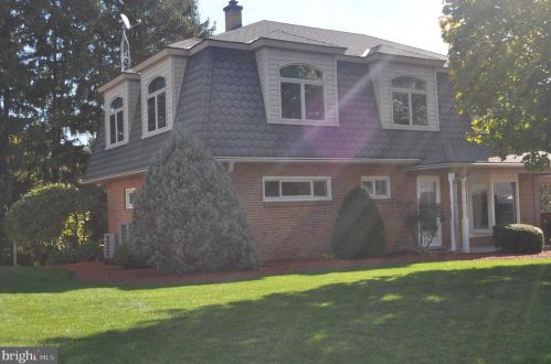 439 46th St, Harrisburg, PA 17111-2720
