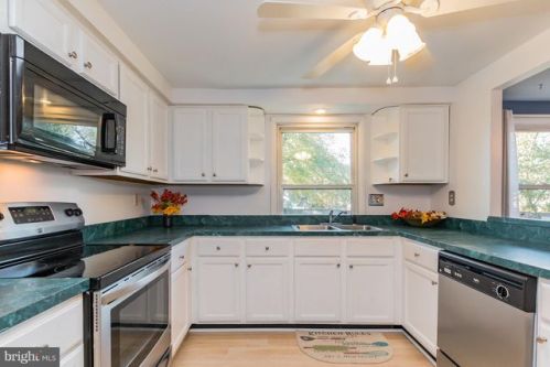 796 Ruxshire Dr, Arnold, MD 21012-1330