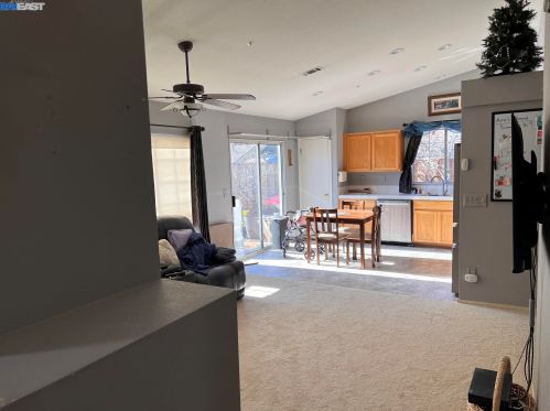 6967 Village Ct, Livermore, CA 94551-8931