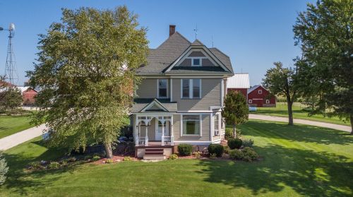 10256 Somonauk Rd, Hinckley, IL 60520-6120